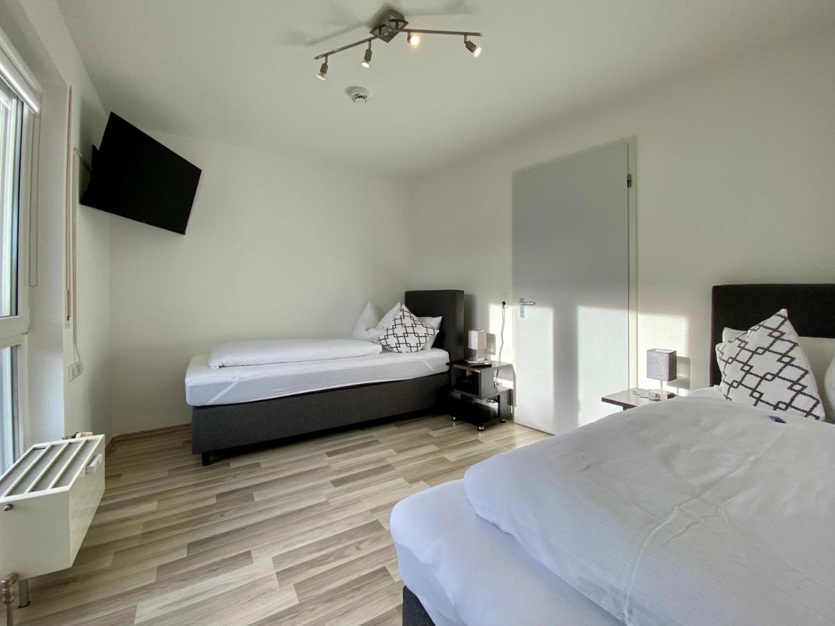 3 Zimmer Apartment In S-Bahn Naehe, 76 Qm, Max 5 Pers, 30Qm Dachterasse, Garage, Internet 1000 Mbit Gärtringen Exteriér fotografie