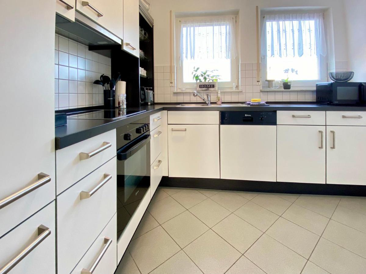 3 Zimmer Apartment In S-Bahn Naehe, 76 Qm, Max 5 Pers, 30Qm Dachterasse, Garage, Internet 1000 Mbit Gärtringen Exteriér fotografie