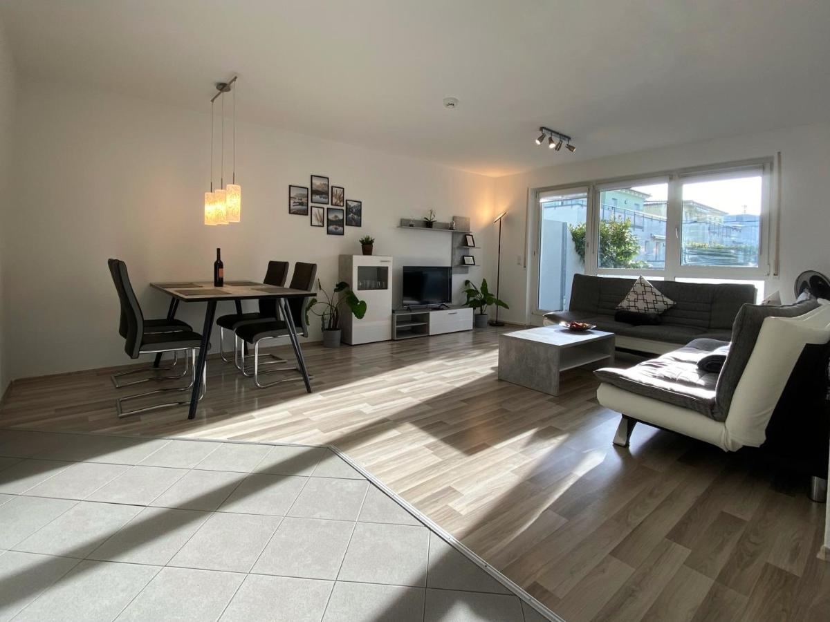 3 Zimmer Apartment In S-Bahn Naehe, 76 Qm, Max 5 Pers, 30Qm Dachterasse, Garage, Internet 1000 Mbit Gärtringen Exteriér fotografie