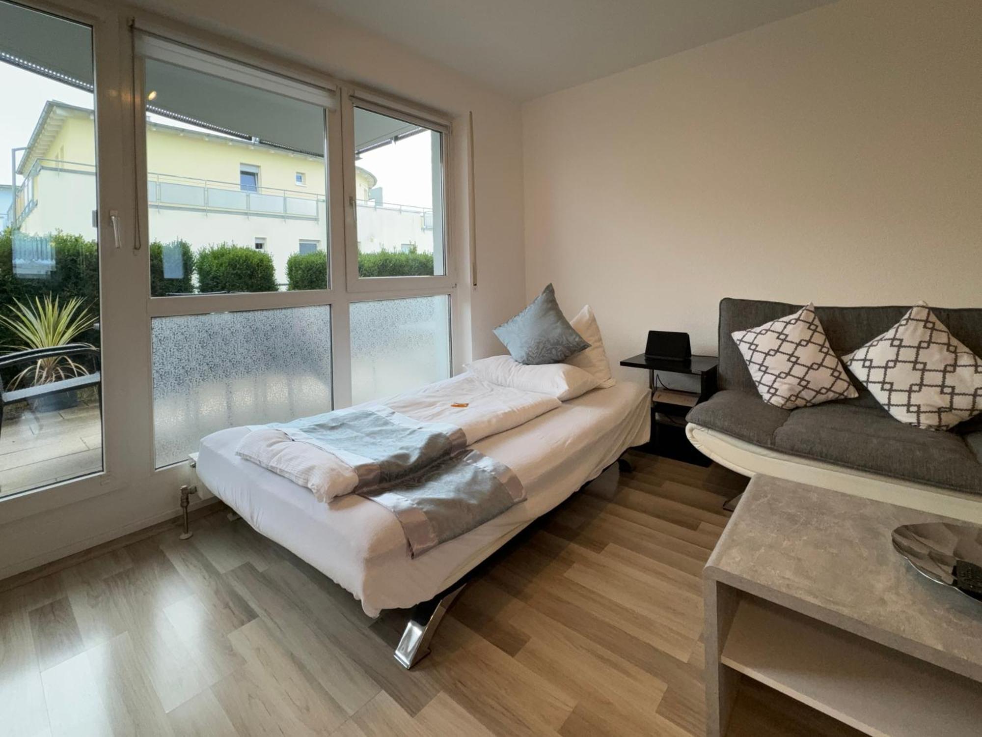 3 Zimmer Apartment In S-Bahn Naehe, 76 Qm, Max 5 Pers, 30Qm Dachterasse, Garage, Internet 1000 Mbit Gärtringen Exteriér fotografie